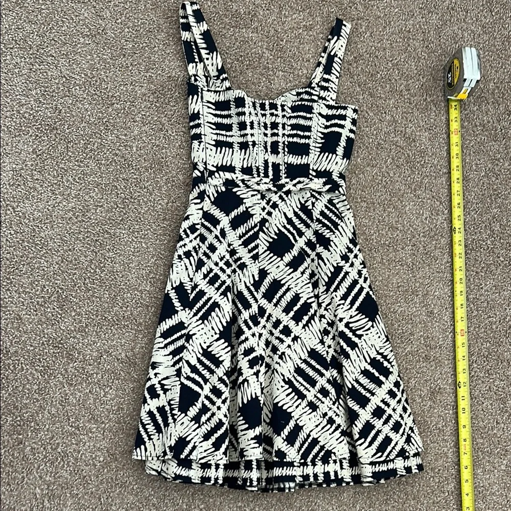 Karen millen navy and White Patterned Dress - Picture 8 of 10